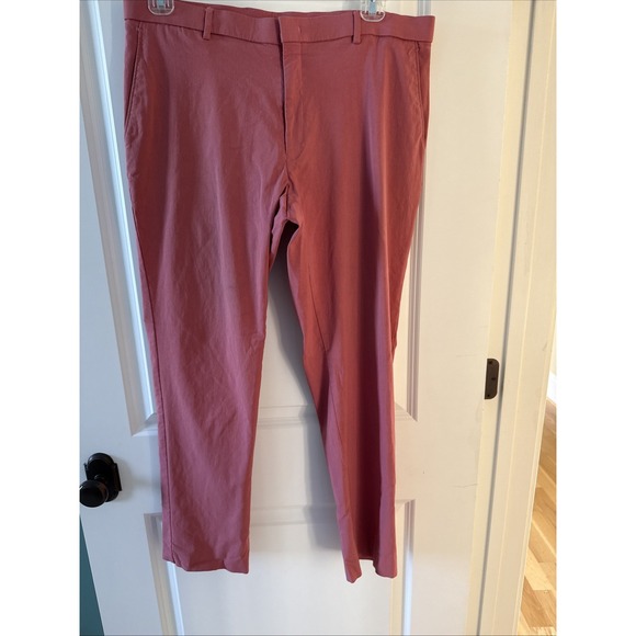 TOMMY HILFIGER Mens Size 38x30‎ Flat Front khaki Straight Leg Pants Slim Fit - Picture 1 of 3
